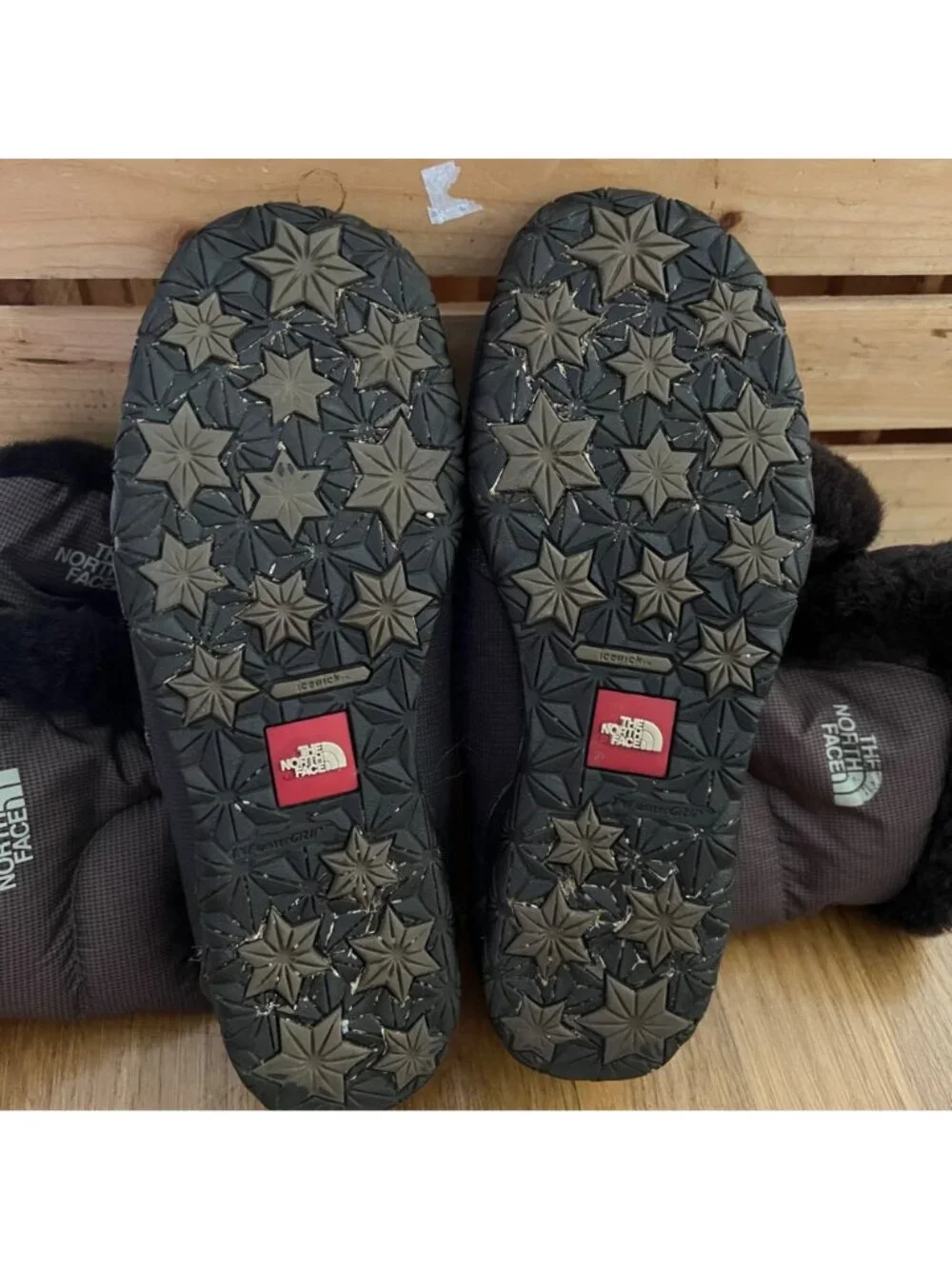 The North Face Size 8 Brown  Faux Fur Lined Quilted Goose Down Winter Boot